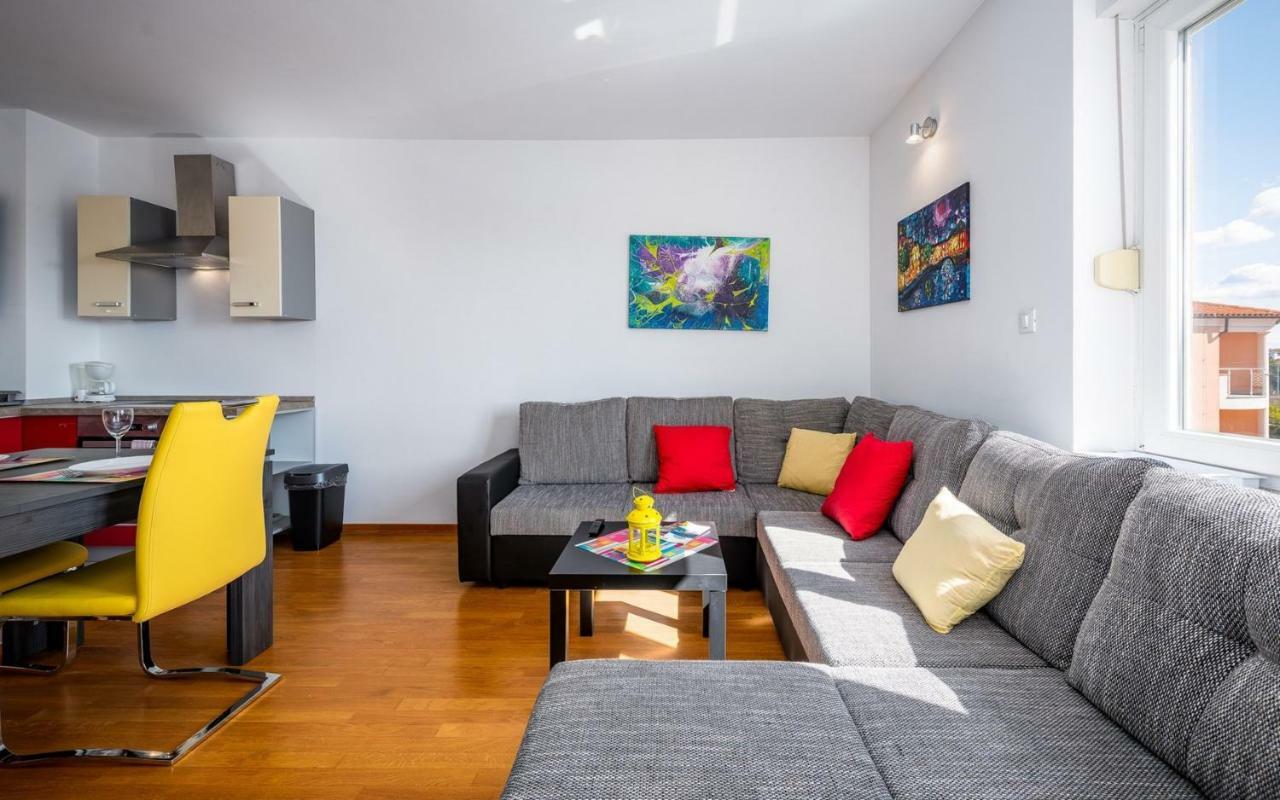 Laura House With Apartment Umag Exterior foto