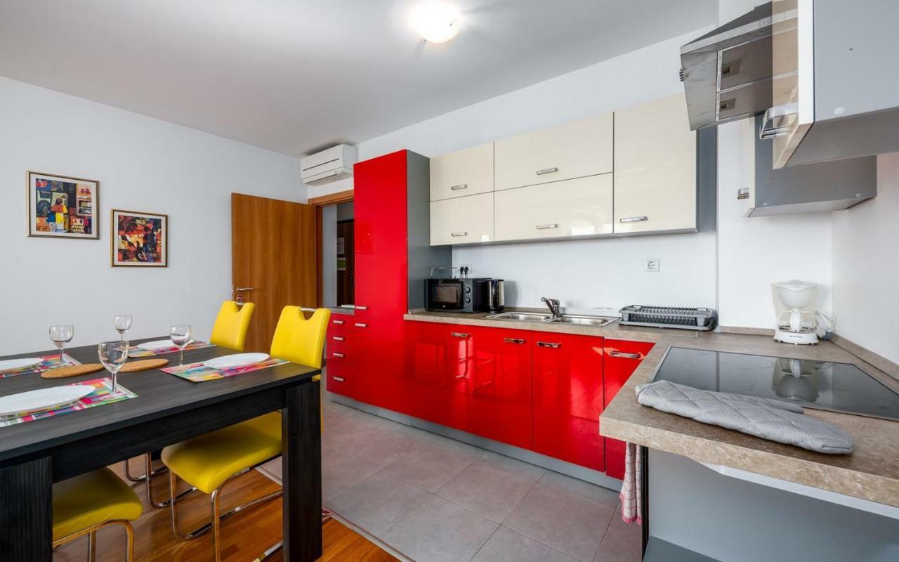 Laura House With Apartment Umag Exterior foto